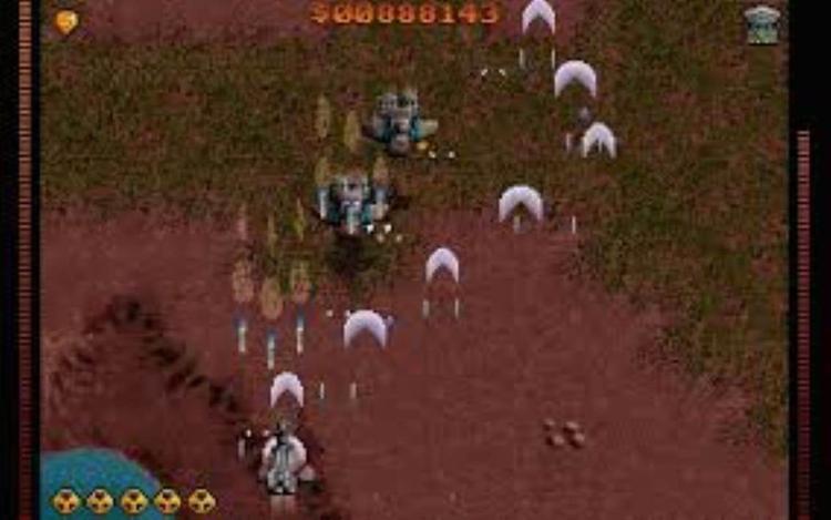 Gameplay screen of Raptor: Call of the Shadows (5/8)